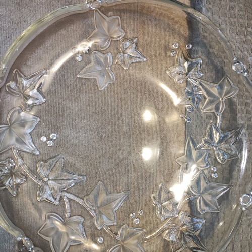 Large glass platter with embossed flower designs like new, 30 cm