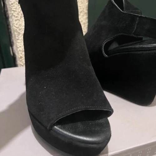 Castor sandals used, size 39