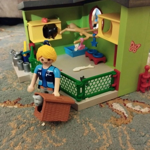 Playmobil animal care set like new