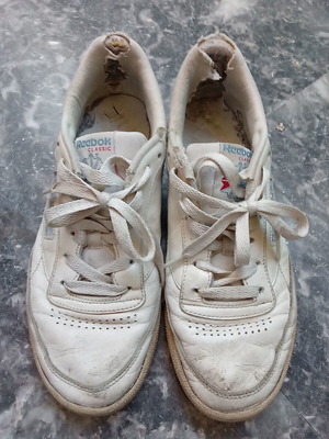 Παπούτσια Reebok Classic μεταχειρισμένα, νούμερο 40, λευκά, με φθορές στο εσωτερικό