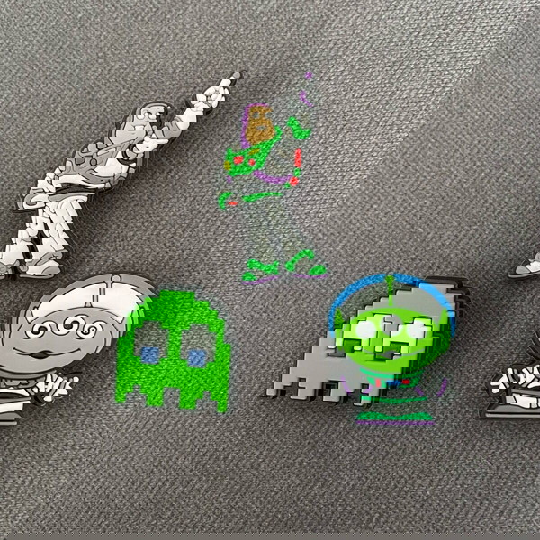 Crocs pins
