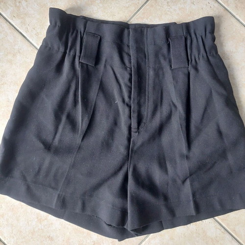 Stradivarius fabric shorts size M black like new
