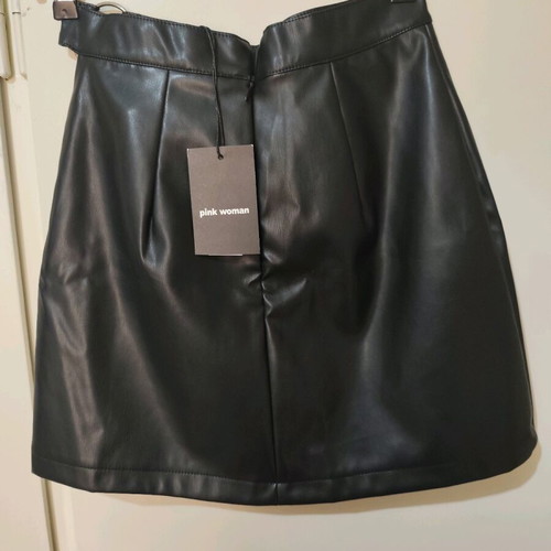 Mini skirt black faux leather XS new with ring detail