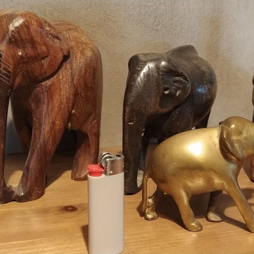 Elephants used, pack of 7, 6 wooden and 1 brass