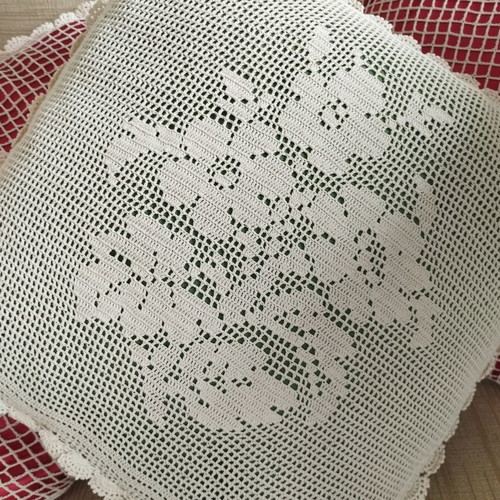 Vintage handmade crochet pillow set of 3 with filling, like new