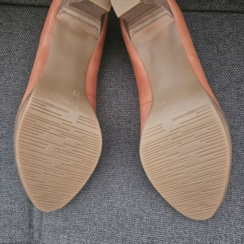 Tamaris leather high heel shoes size 39, new, brown