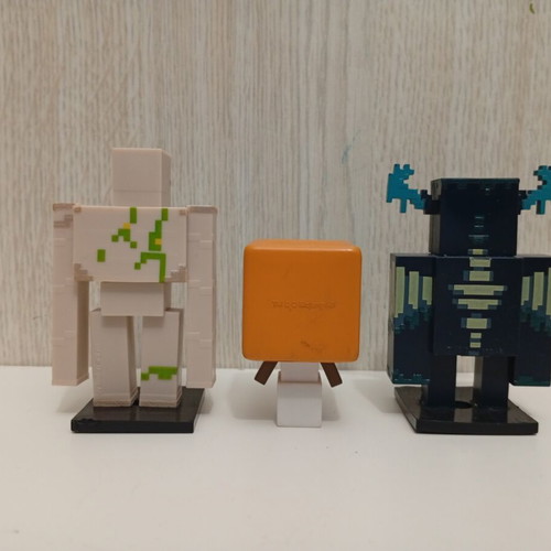 Minecraft Toppeez Warden 3D Figure Set used