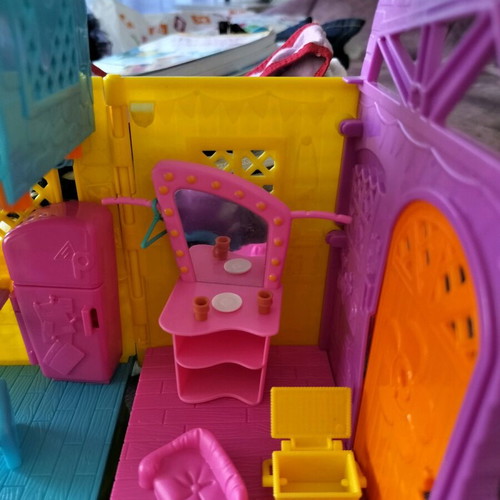 Polly's Pocket house and car like new