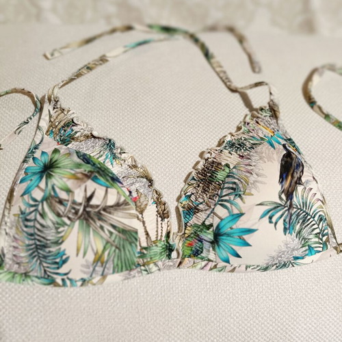 Calzedonia Copacabana bikini top like new, tropical print, size 75B