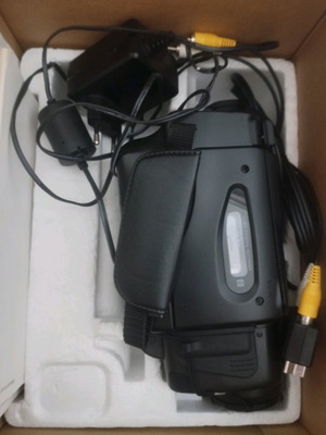 Video camera Sanyo σαν καινούργια, vintage με όλα τα εξαρτήματα