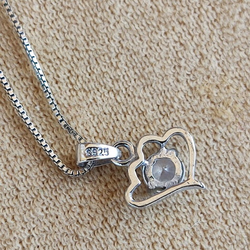925 Silver Jewelry Set like new with Necklace and Zircon Earrings