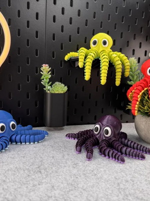 Articulated octopus toy, cute and flexible