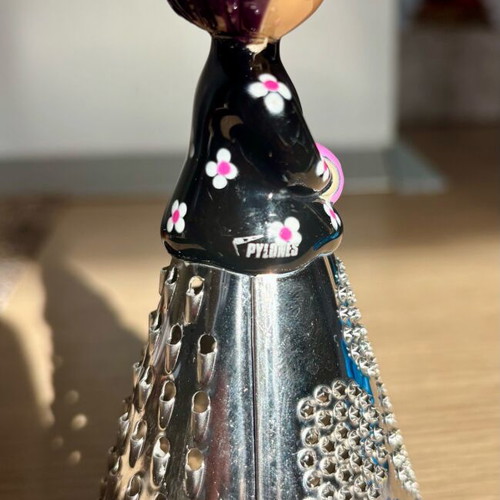 Pylones "Madame" Mini Grater used, collectible and decorative