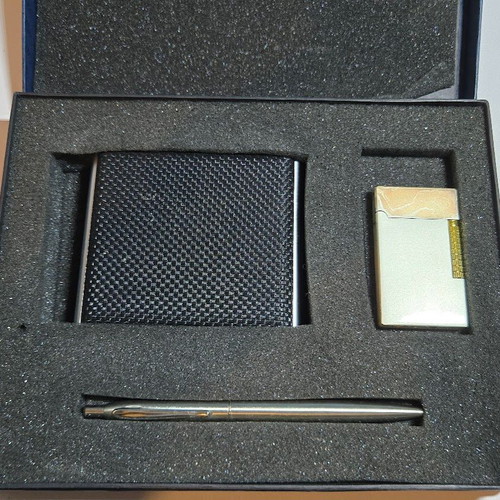 vogue cigarette case VOGUE gift set with cigarette case,… - € 28,00