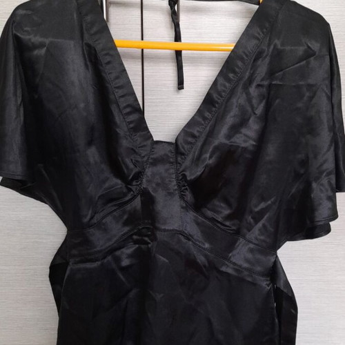 Zara (Trf) blouse like new, black with open back