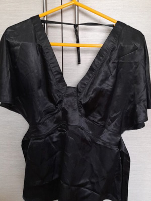 Zara (Trf) blouse like new, black with open back