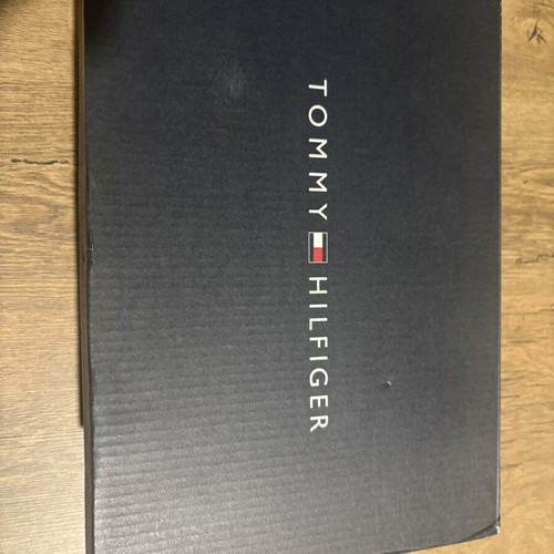 Tommy Hilfiger leather sneakers size 38, black