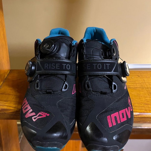 Inov women's sport shoes like new, size 40