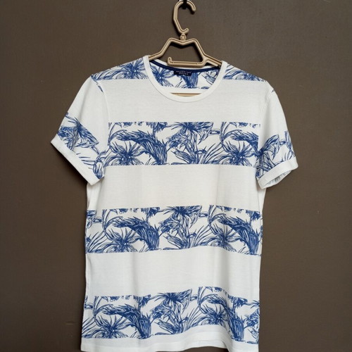 Calliope Man floral print T-shirt, blue and white, size Small