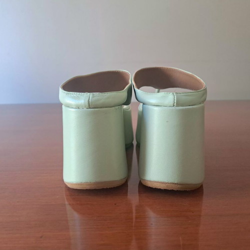 8 by YOOX leather platform sandals pistachio green size 37 like new