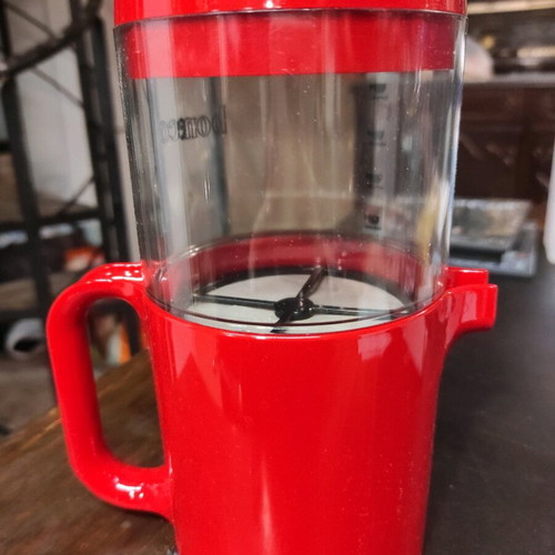 Filter coffee maker used with long-lasting filter