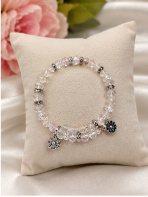Doca bracelet like new, white and silver