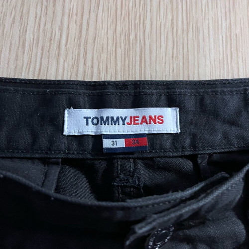 Tommy Hilfiger cargo baggy jean black like new