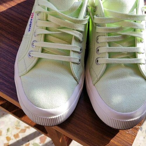Superga sneakers women's size 40 like new, soft green