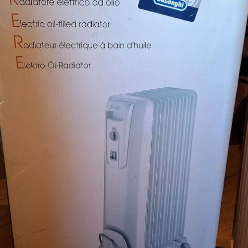 De’Longhi oil-filled radiator model KH 770715 like new, 1500W, 7 fins