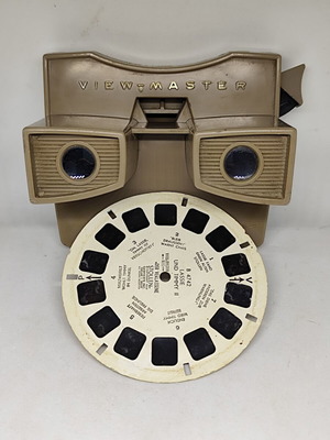View-Master Model G vintage 3D viewer with Lassie disc, like new