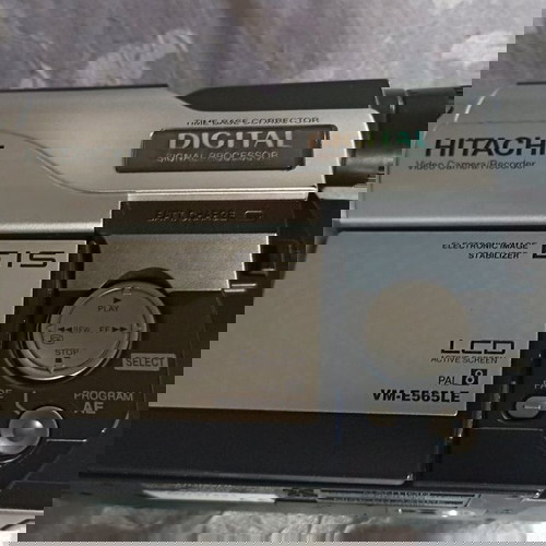 Hitachi video camera σε άριστη κατάσταση με τσάντα και φορτιστή