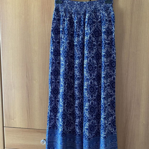 David Jones long floral skirt M 38 10 new, white and blue