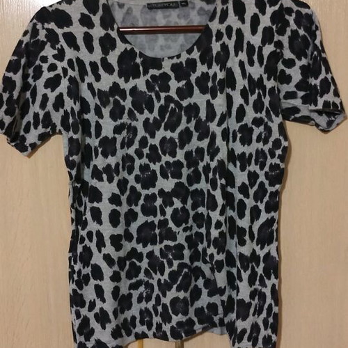 Set of cardigan with buttons and short-sleeve blouse like new
