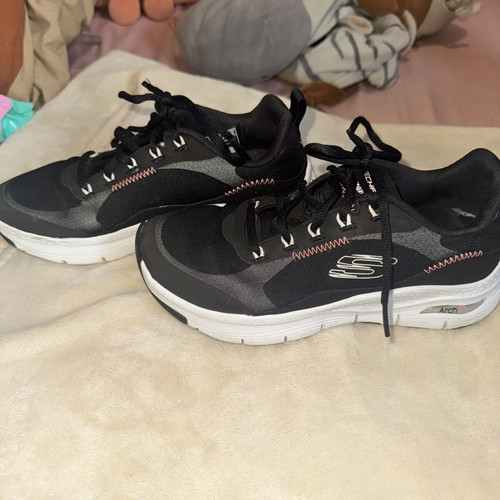 Skechers women's sports shoes size 36 like new, black and pink