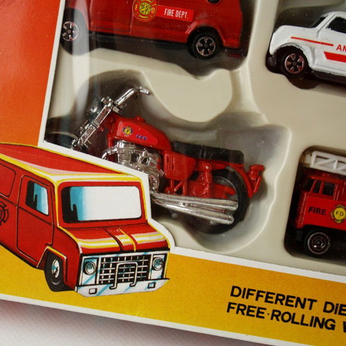 Vintage 90's Fire Chief fire truck die cast set new