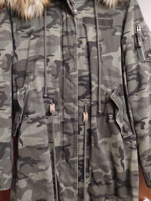 Bershka military parka coat with hood and removable fur, like new, size L