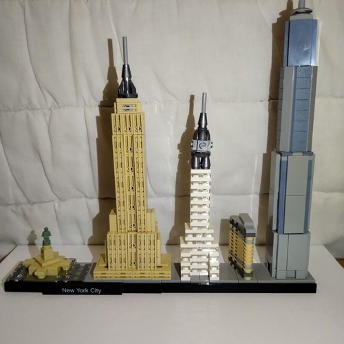 Lego 21028 Architecture New York City set used, 598 pieces without box or instructions