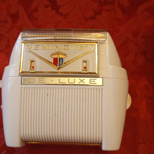 Remington Roll-A-Matic Deluxe vintage electric shaver like new
