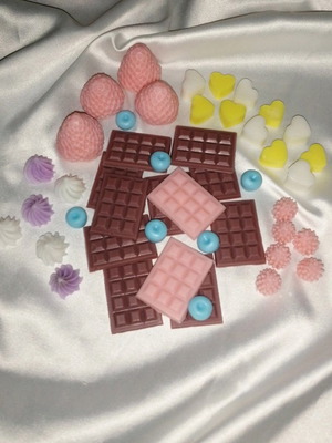 Wax melts καινούργια σε πολλά χρώματα και σχέδια