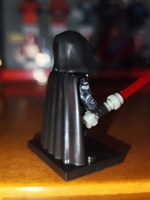 Φιγούρα Darth Nihilus σαν καινούργιο με βάση και lightsaber