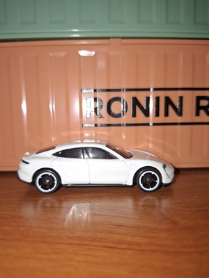 Hot Wheels Porsche Taycan Turbo S new