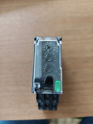 Schneider Electric RM22TR33 τριφασικό ρελέ ελέγχου τάσης
