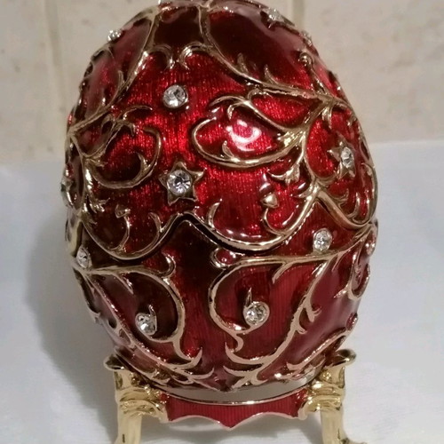 Egg with stones new, elegant design with base and magnets