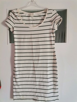 HNM dress size Small with black stripes like new