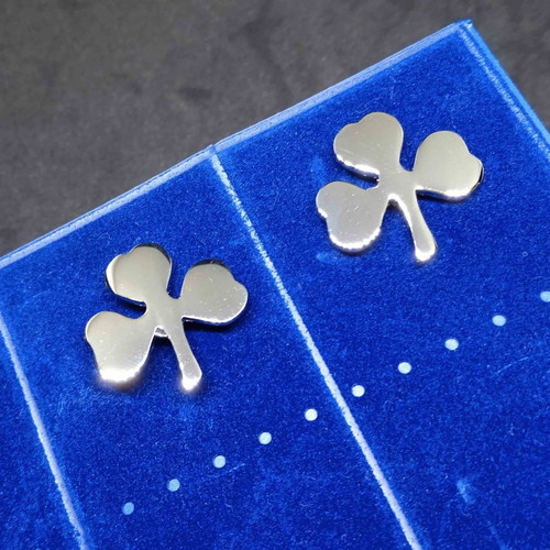 Panathinaikos Pin like new, shamrock design