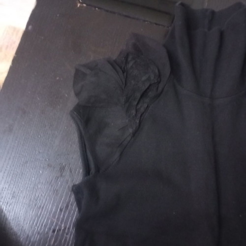 BSB sleeveless turtleneck top small used, black