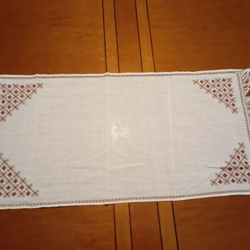 Handmade tablecloth with embroidery new