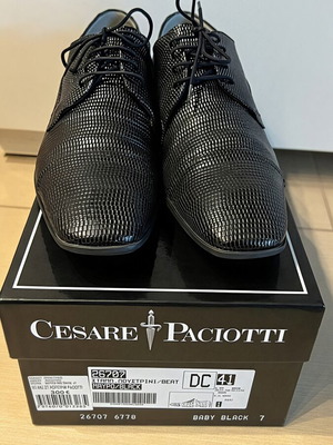 Cesare Paciotti Oxford shoes size 41 like new, black leather