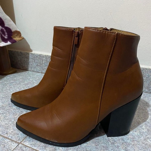 Brown ankle boots like new, size 41 with thick heel