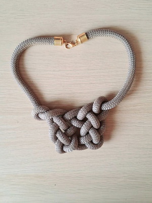 Macrame necklace brand new, beige and gold